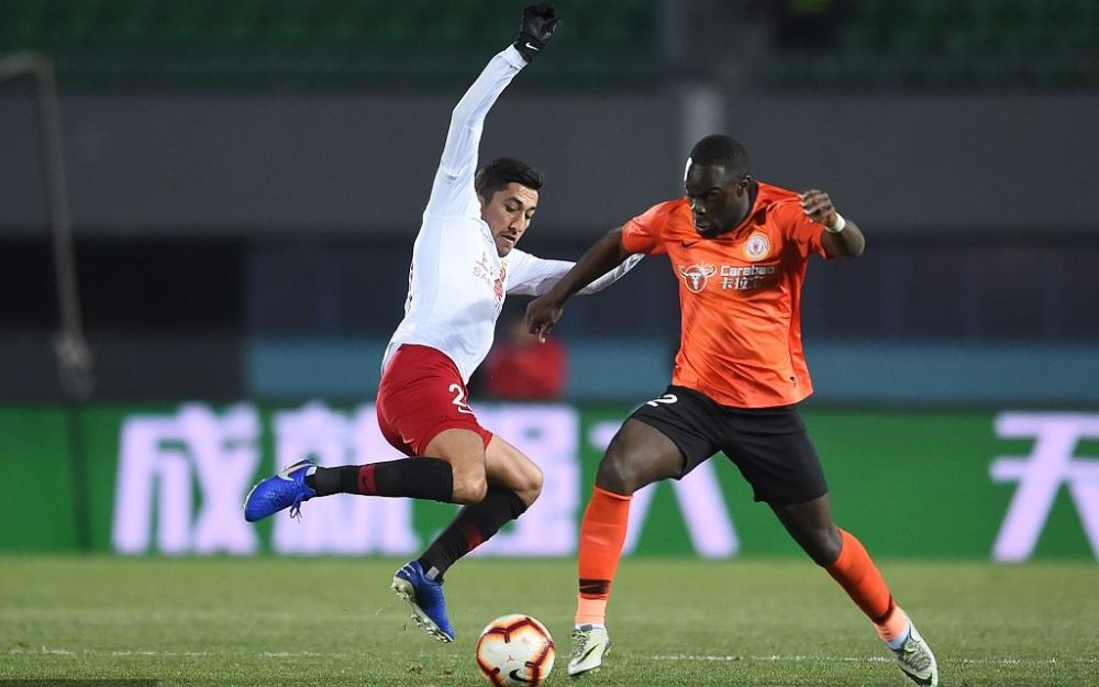 佳兆业客场逼平，保持连胜势头的简单介绍