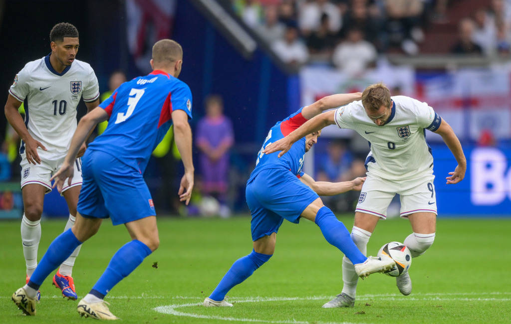 瑞士队逆转乌拉圭队晋级秋季欧洲杯