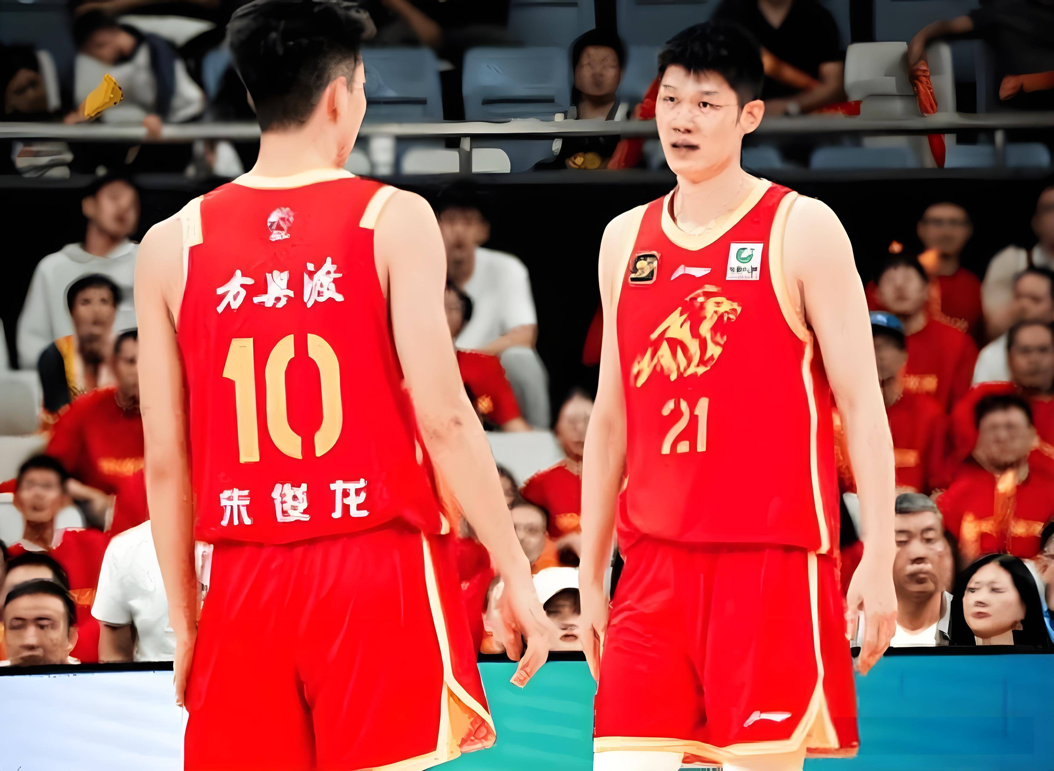 关于广州队在比赛中大胜对手，晋级全国足球锦标赛四强的信息