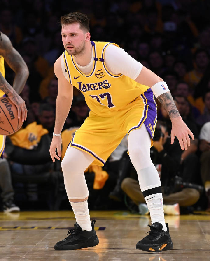 关于勇士再负快船，东契奇抓住机会率队逆转的信息