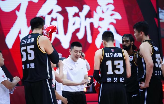 开云体育官网-卓尔运动员合作默契，实现连胜