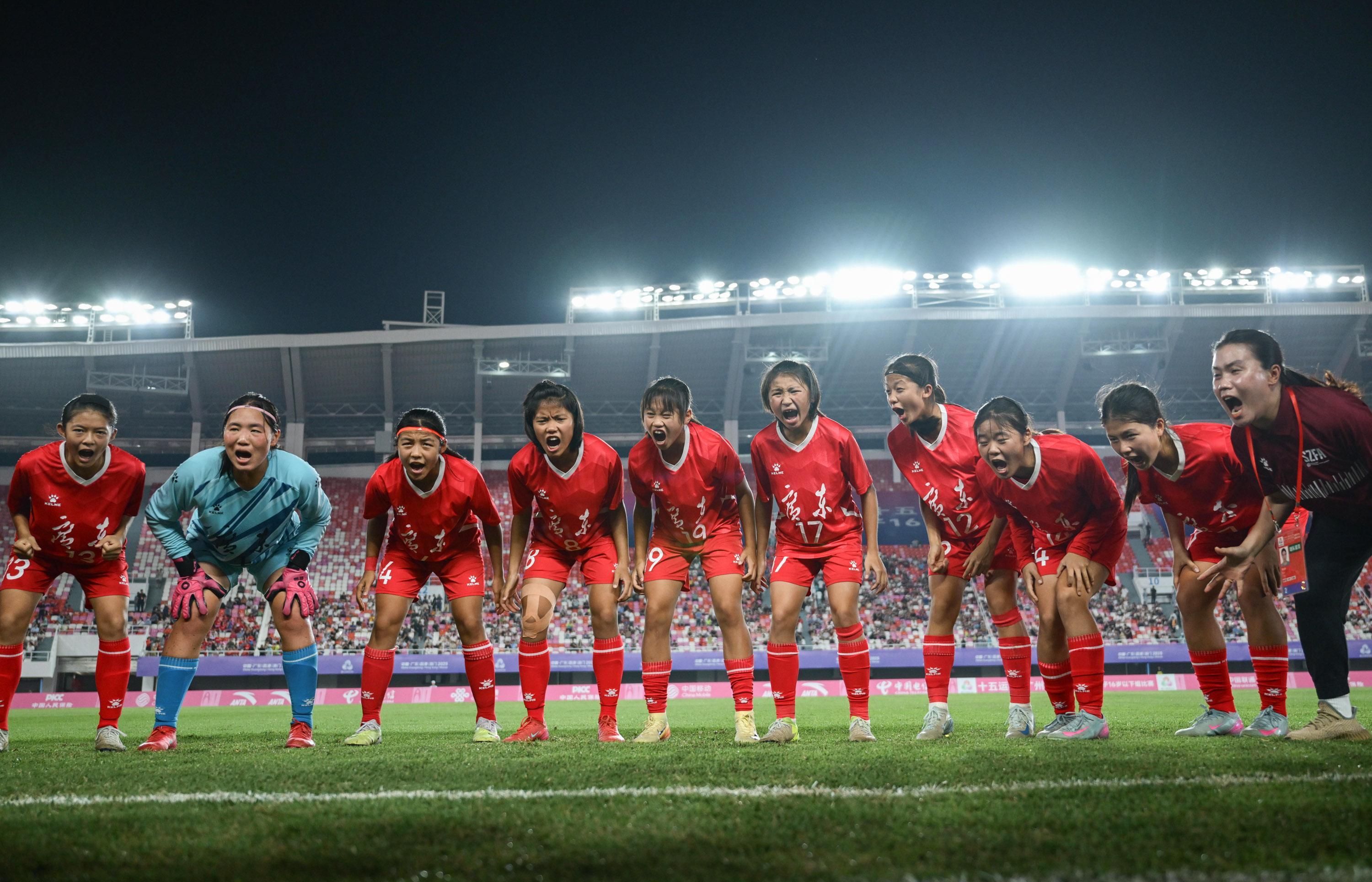 胜负拼搏：女足比赛落幕成绩喜人的简单介绍