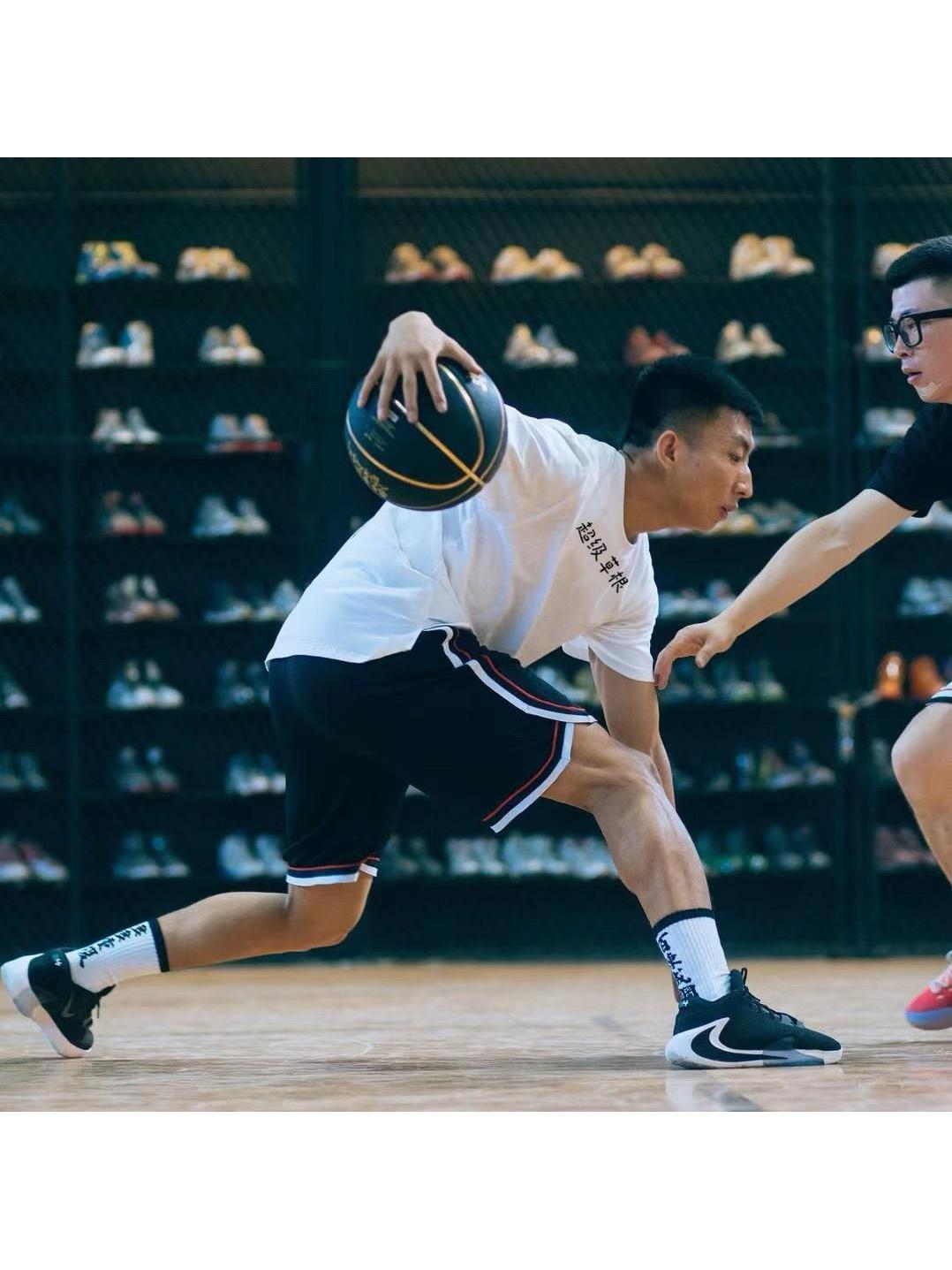 草根球员巧妙过人得分，被评为最具观赏性表演的简单介绍