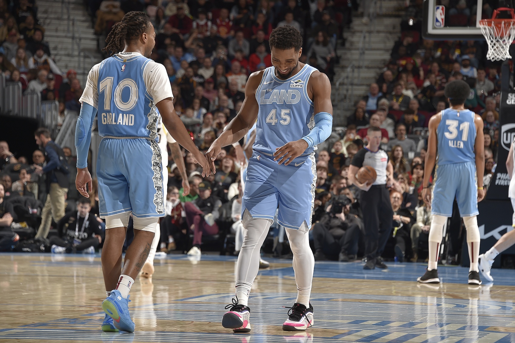 骑士客场输球遭遇连败窘境