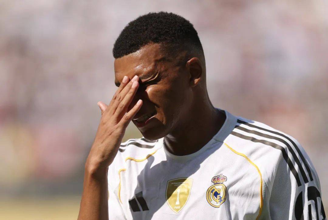 皇家马德里遭遇惨败，陷入欧冠淘汰赛危机