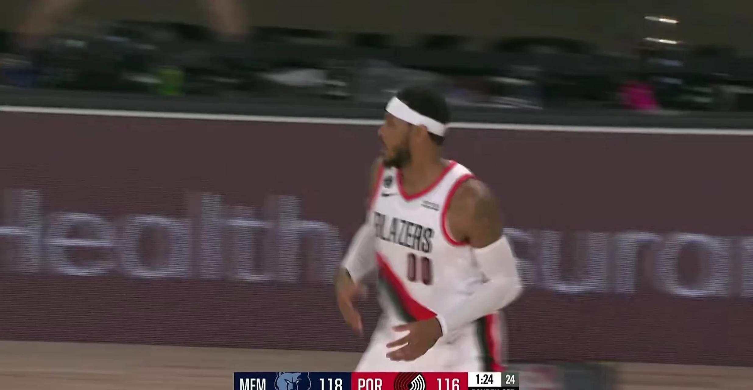 开拓者队关键时刻稳定发挥，成功翻盘