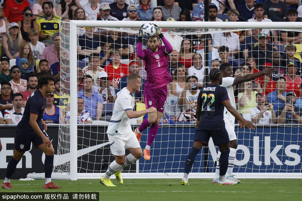 开云体育中国-国际足球比赛中的激烈交锋