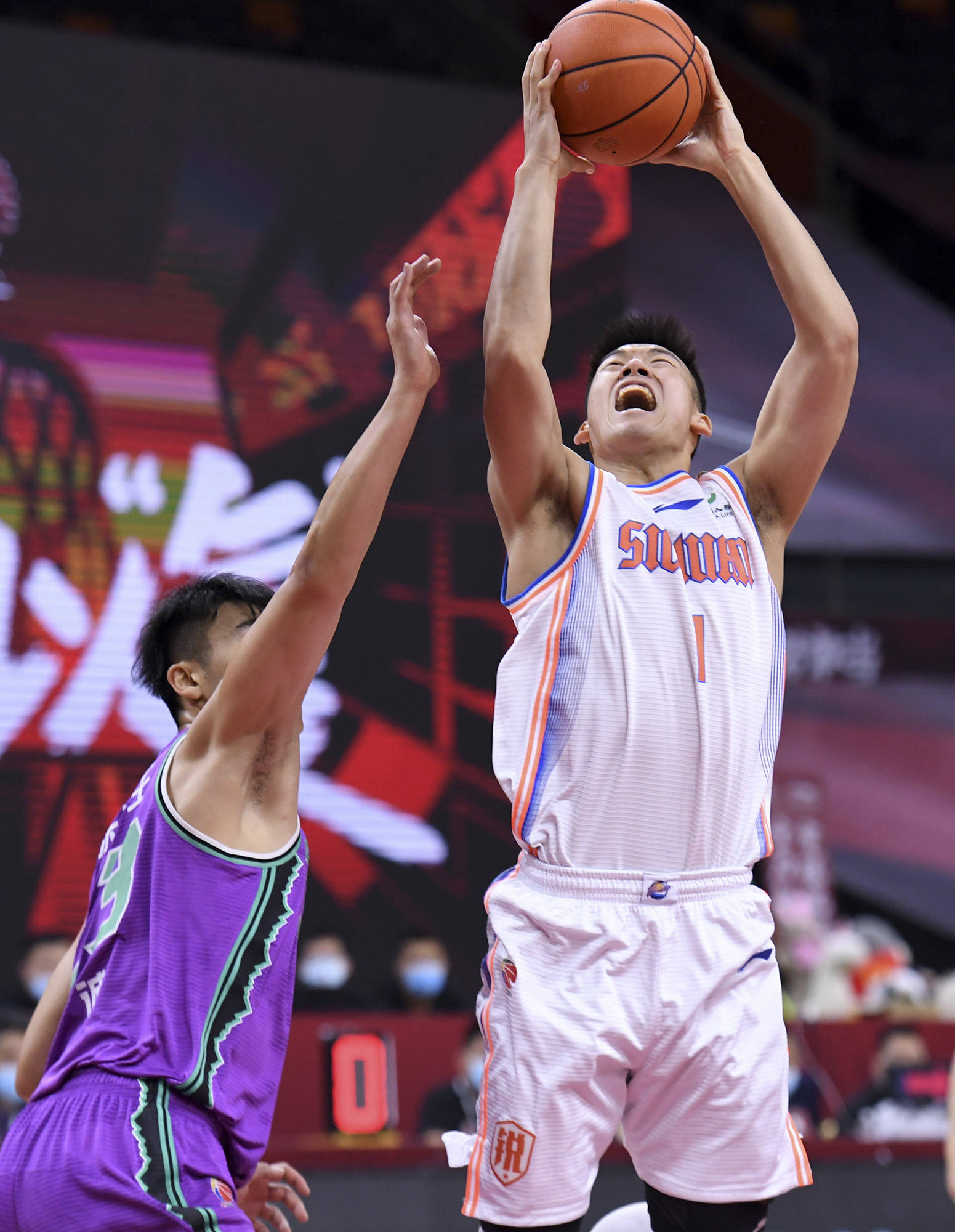 男子篮球赛实时报道：四川队突破战绩纪录的简单介绍