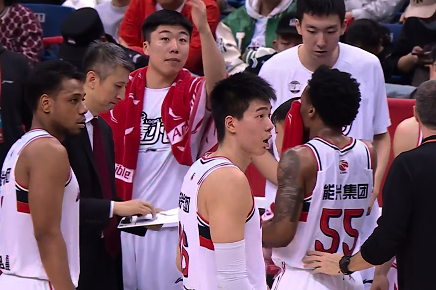 福建队取得胜利，战胜广州男篮