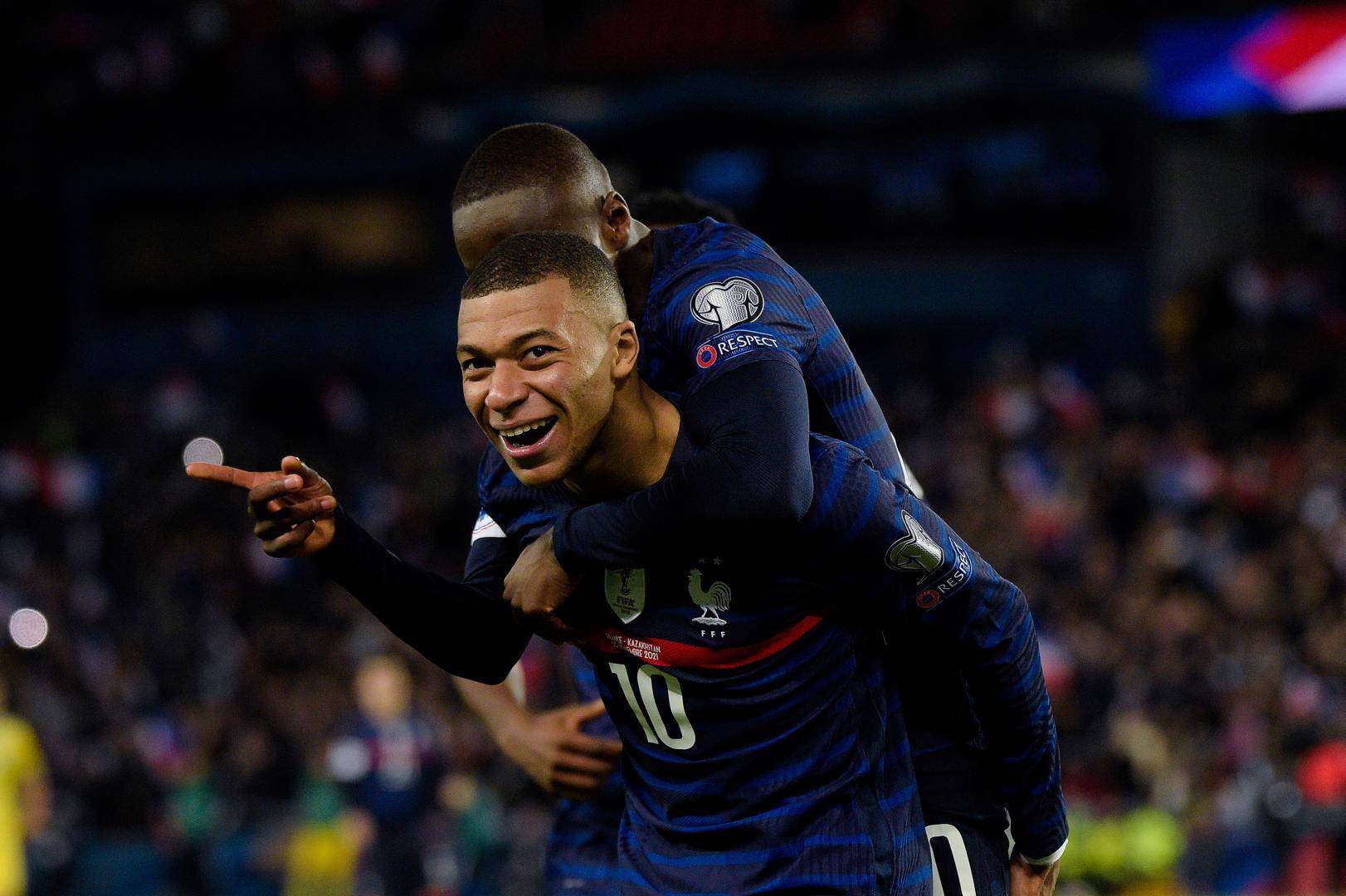 韩国队横扫法国队，黄鸭组合统治全场